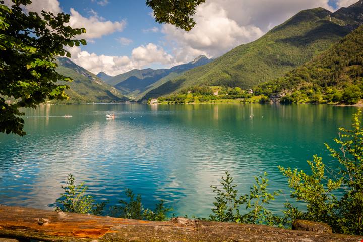 Fototrekking d'autunno in Trentino, 5 itinerari per vivere la magia del foliage
